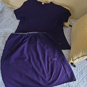 C Saucy Purple Scrub Skirt Set, Size Large